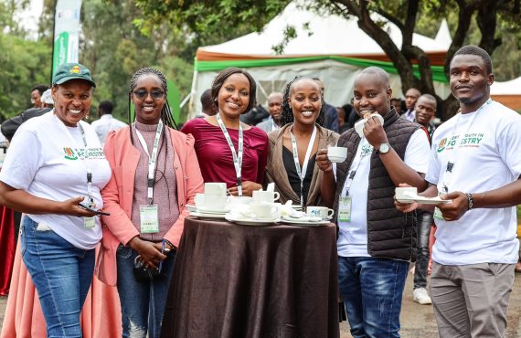 Kenyayouthinforesty_TonyWild Foundation-100